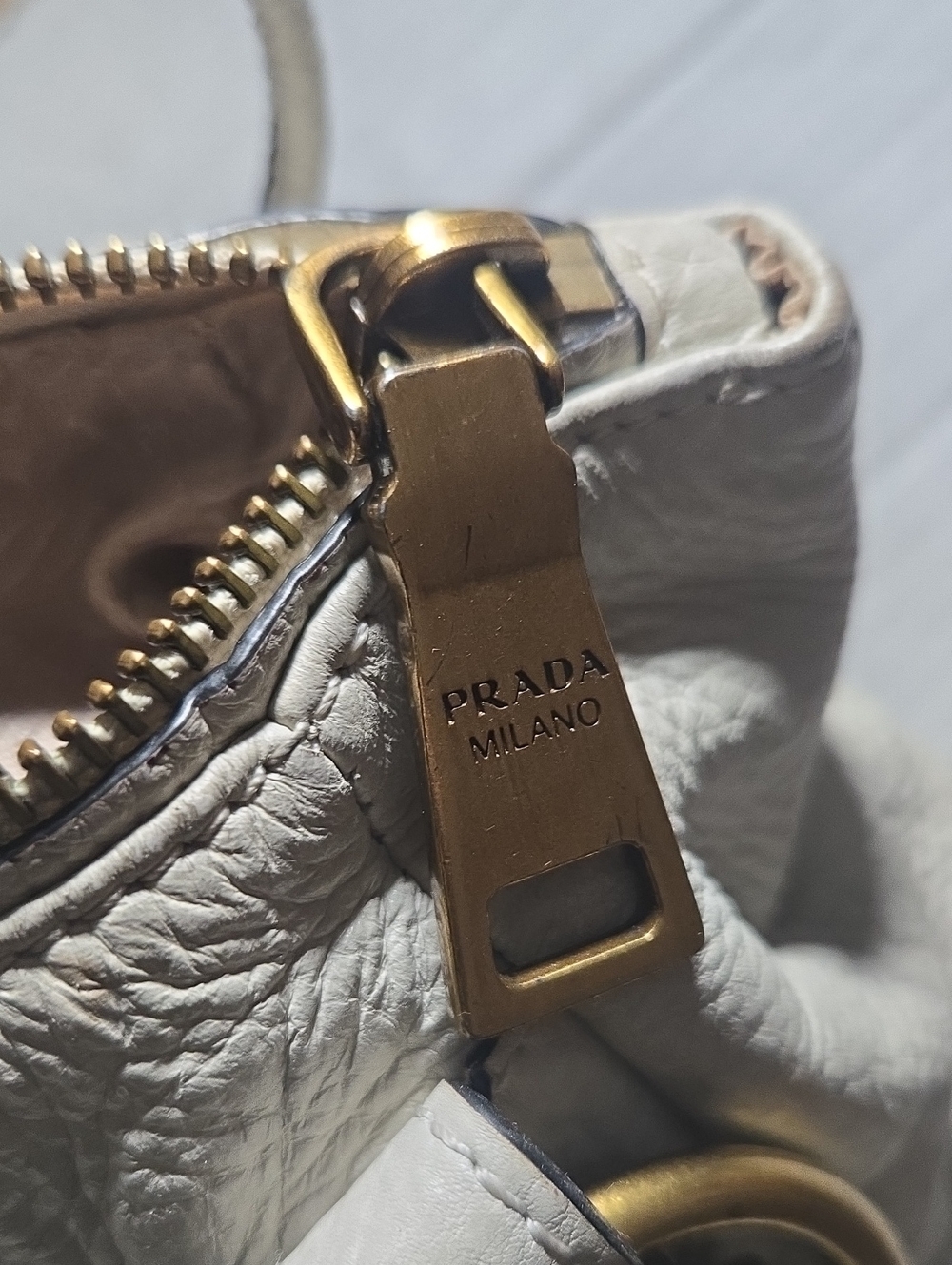 Prada Cream Leather Shoulder Bag with Gold-Tone Hardware - Picture 5 of 16